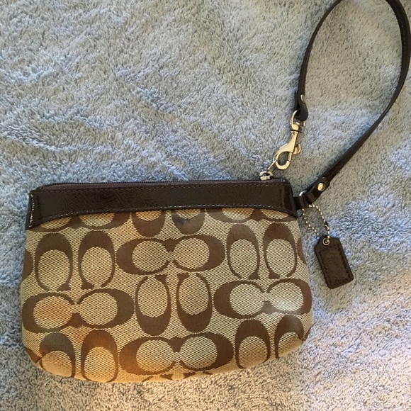 Coach wristlet - Picture 2 of 3